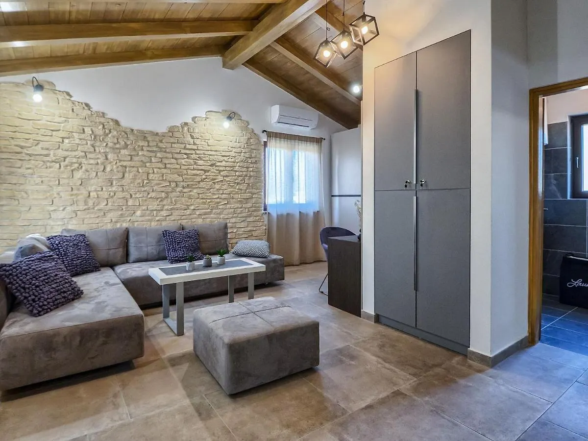 Spacious Holiday Home 1 Km From The Sea Fazana