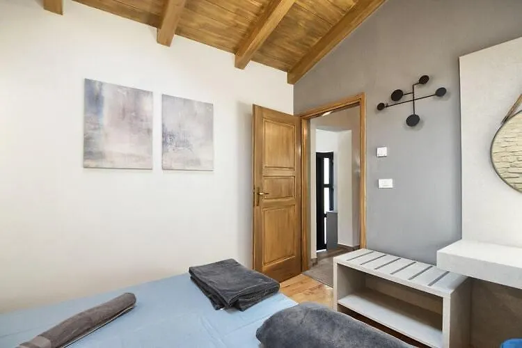 Spacious Holiday Home 1 Km From The Sea Fazana Croatia