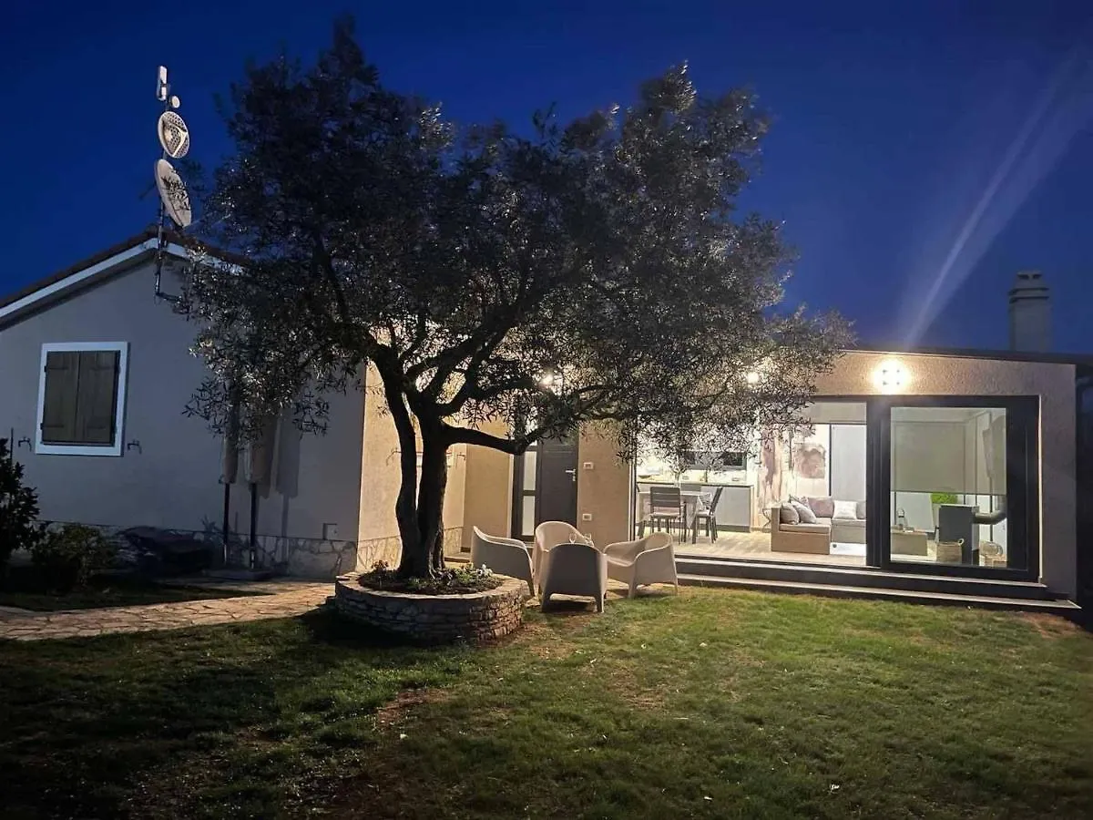 Spacious Holiday Home 1 Km From The Sea Fazana