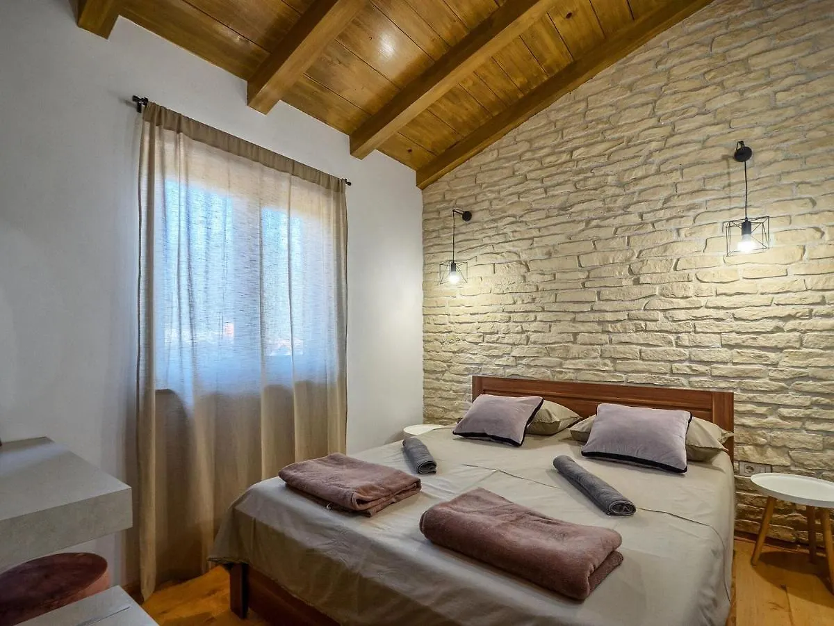 Spacious Holiday Home 1 Km From The Sea Fazana 0*,